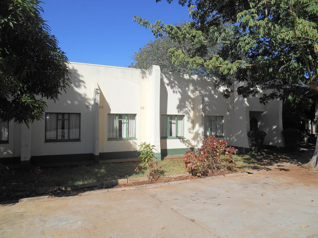 Victoria Falls Budget Hotel Dış mekan fotoğraf