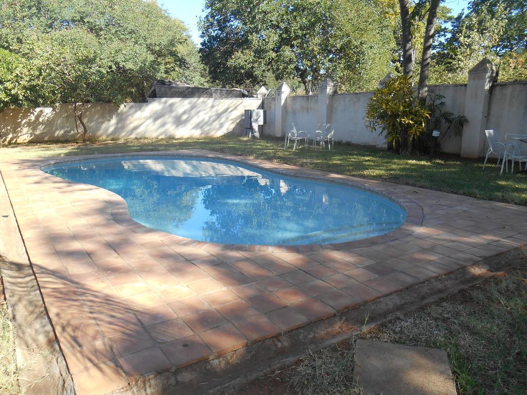 Victoria Falls Budget Hotel Dış mekan fotoğraf