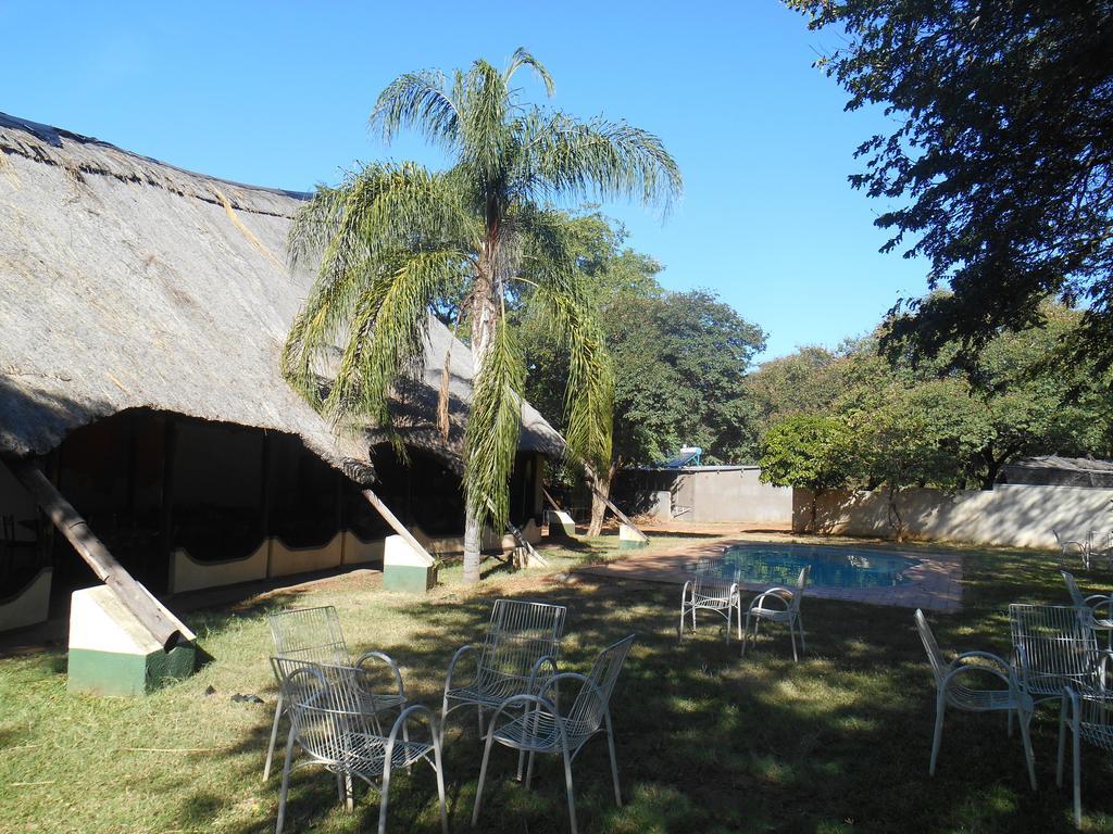 Victoria Falls Budget Hotel Dış mekan fotoğraf