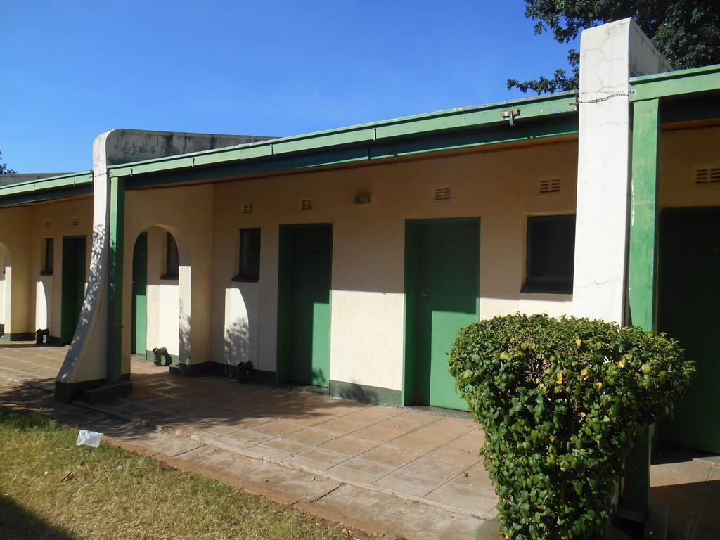 Victoria Falls Budget Hotel Dış mekan fotoğraf