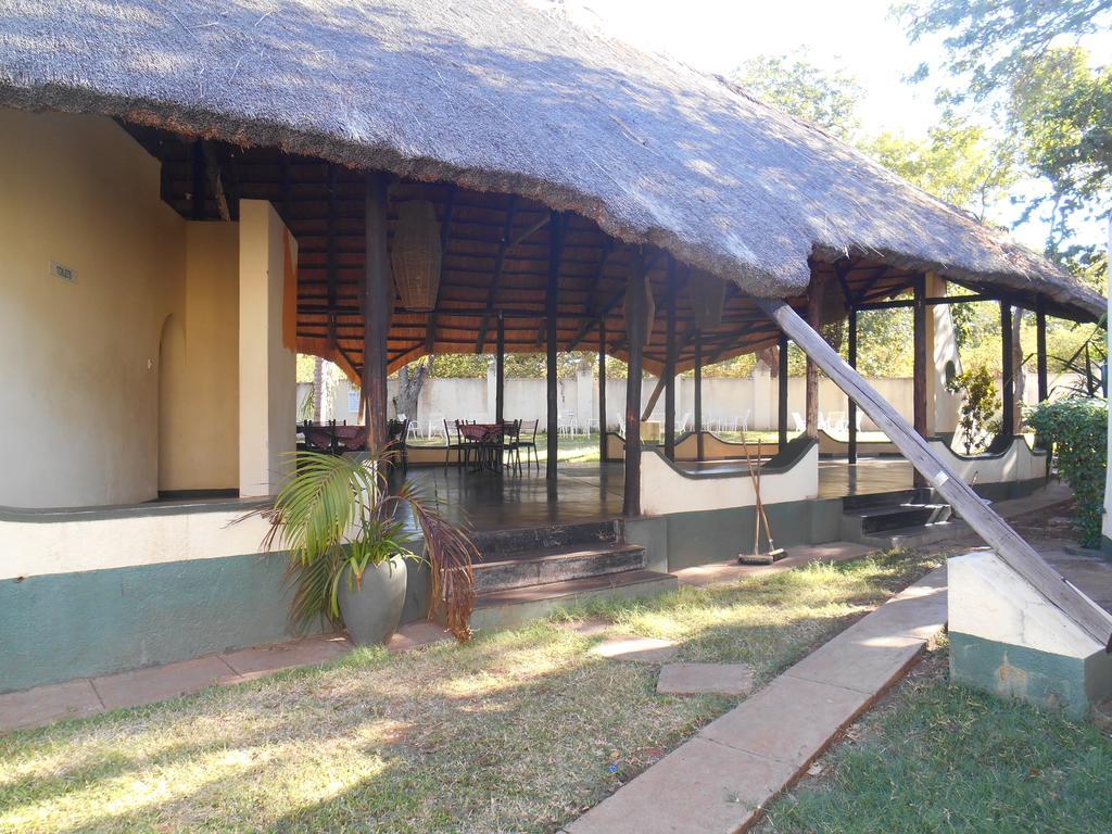 Victoria Falls Budget Hotel Dış mekan fotoğraf