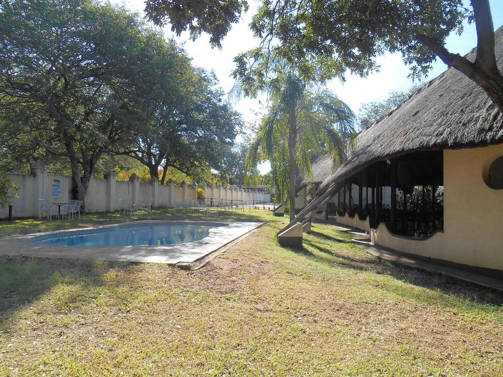 Victoria Falls Budget Hotel Dış mekan fotoğraf