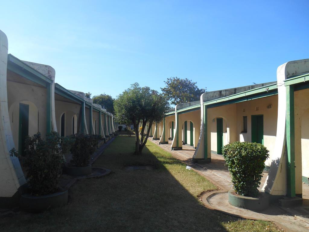 Victoria Falls Budget Hotel Dış mekan fotoğraf